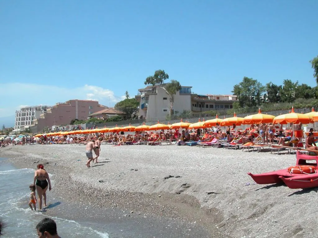 Ipanema Suite Giardini Naxos